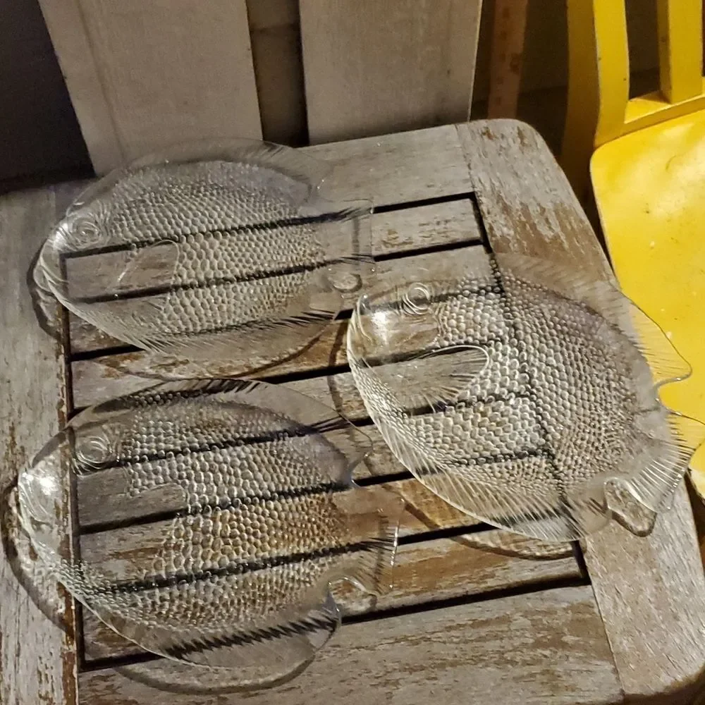 Arcoroc France Glass Fish Plates 10.5